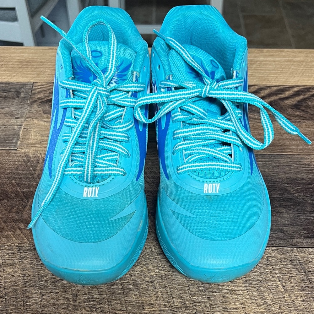 Puma Kids Sneakers in Vibrant Blue